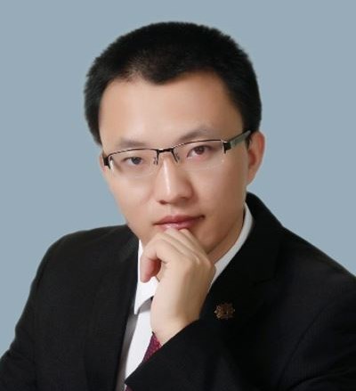 左笑容律师
