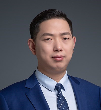 董成