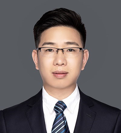 章坚律师