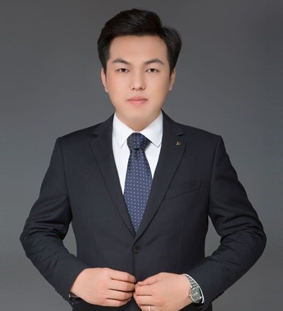 何立辉律师