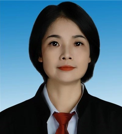 万秀平律师