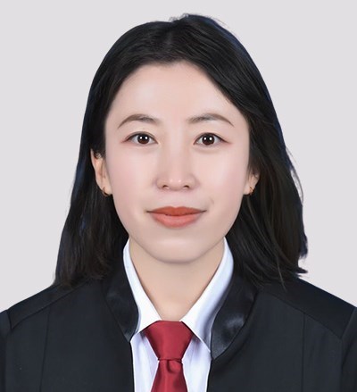 梁英